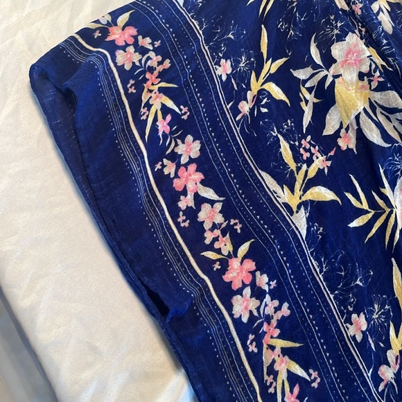 AE Coverup or Shawl - Picture 3 of 8